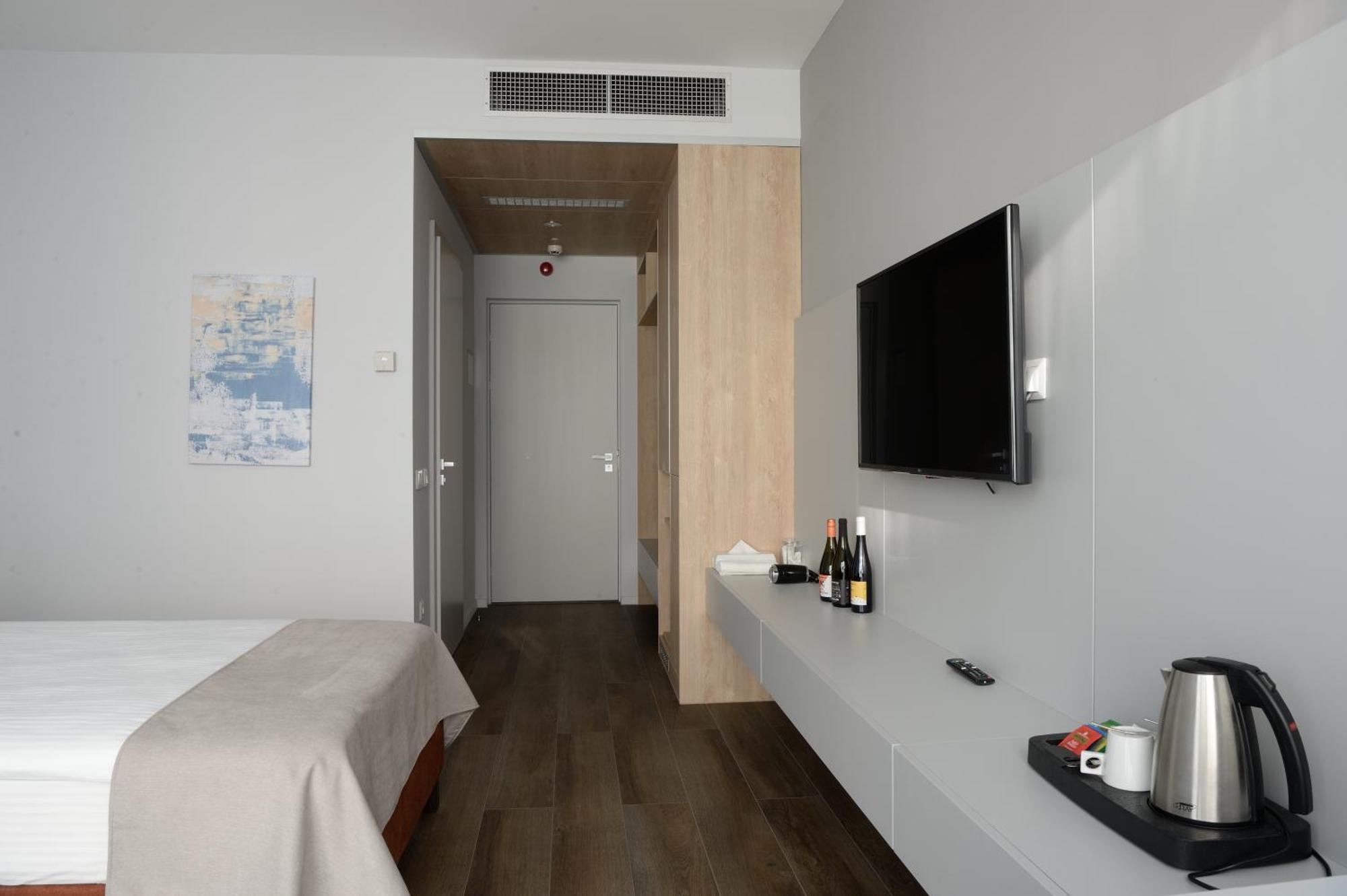 Premier Hotel ミシュコルツ 部屋 写真